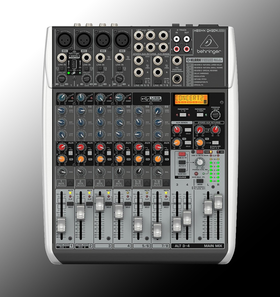 Cette petite console semble disposer de tout ce qui faut pour un DJ, entrée ligne, microphones, voire instruments complémentaires. Les trois réglages de tonalité permettent une intervention correcte sur le rendu.