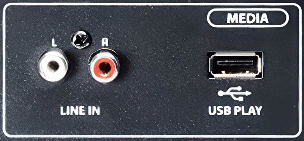 Sur de nombreuses consoles, vous avez aussi des prises RCA. En général, c'est pour connecter un lecteur de CD, mais vous pouvez aussi l'utiliser pour vous connecter. Cependant, certaines consoles de mixage ne disposent pas d'égaliseurs sur ces tranches, il est donc préférable d'opter pour une tranche disposant de tous les réglages nécessaires. On remarque ici un USB Play qui permet de brancher une clef USB, par exemple, pour passer une musique d'attente avant le set.