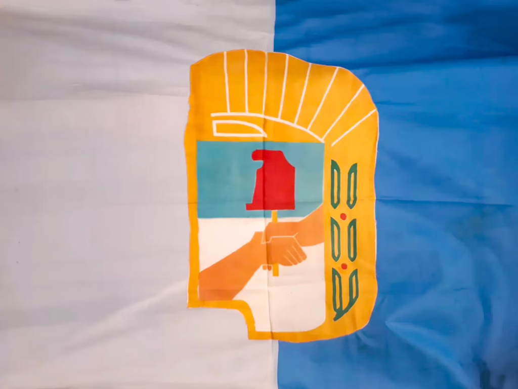 Le drapeau justicialiste. Le parti judicialiste a été créé par Perón, peu après le jour de la loyauté.